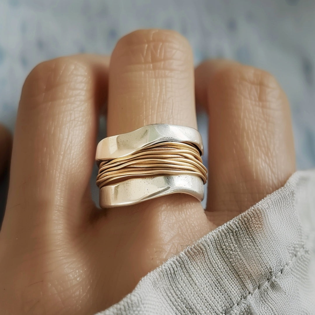 Anello in filo d'oro argentato
