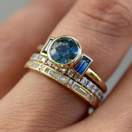 Anello vintage elegante in zirconio blu