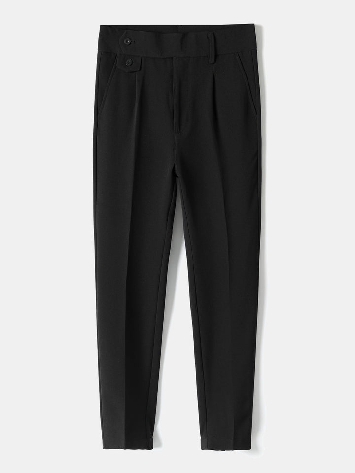 Pantaloni slim fit a gamba affusolata corti