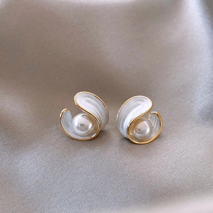 Orecchini in opale bianca di lusso con perle d'oro