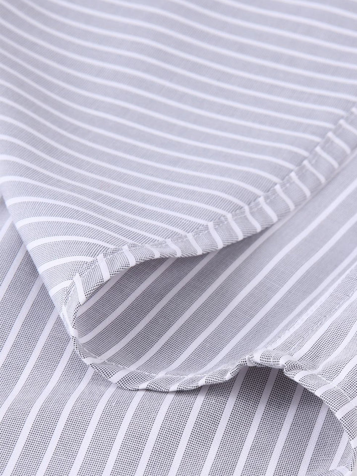 Camicia con colletto a contrasto e righe