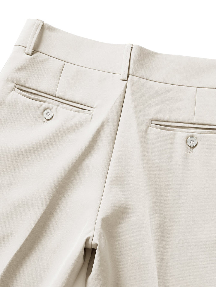 Pantaloni slim fit a gamba affusolata corti