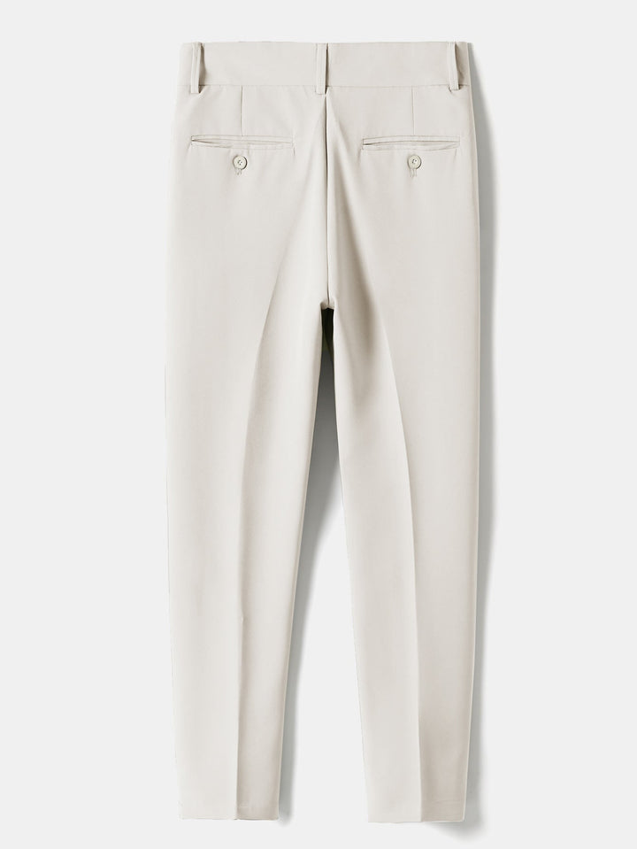 Pantaloni slim fit a gamba affusolata corti