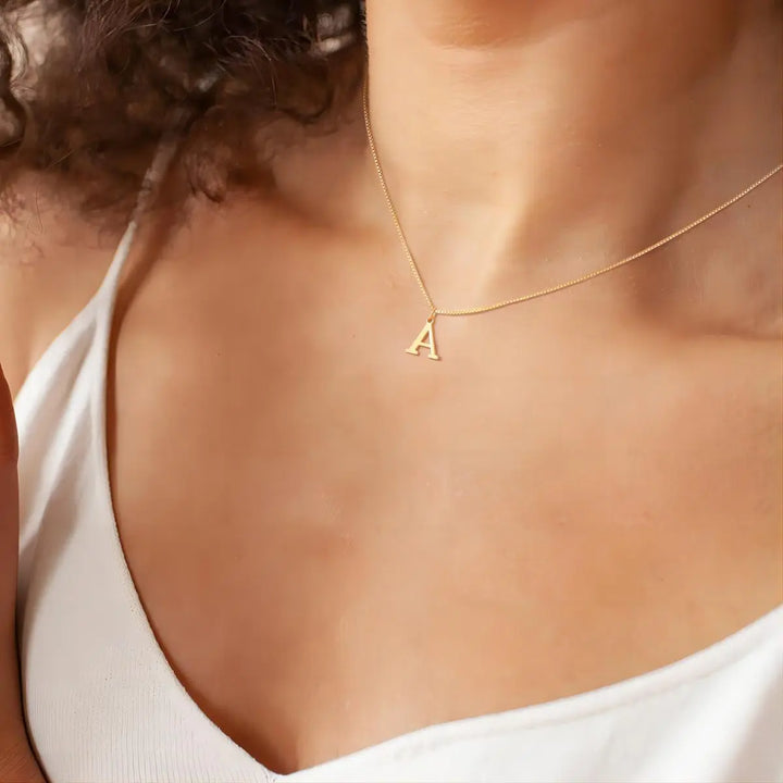 Collana con iniziali delle lettere d'amore