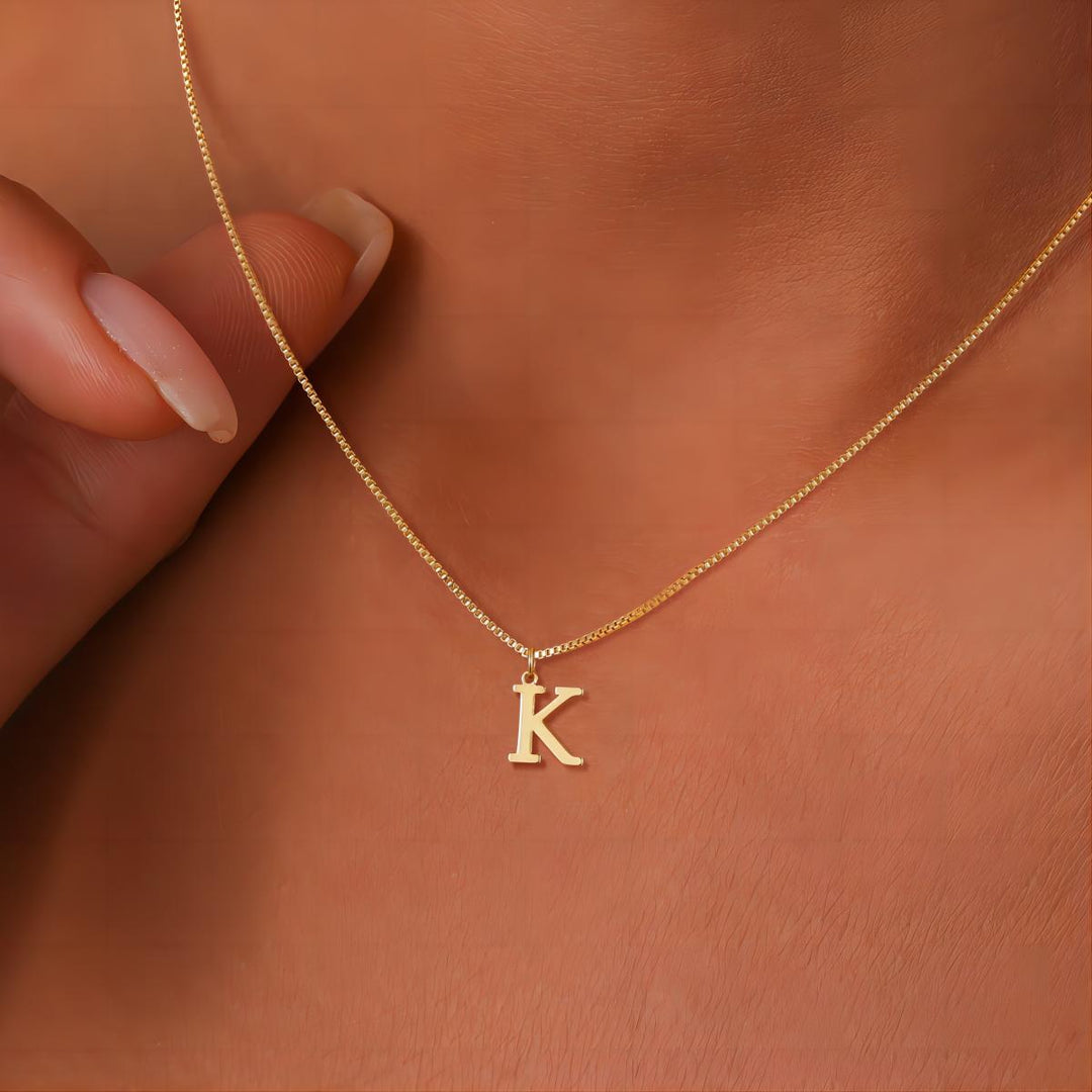 Collana con iniziali delle lettere d'amore