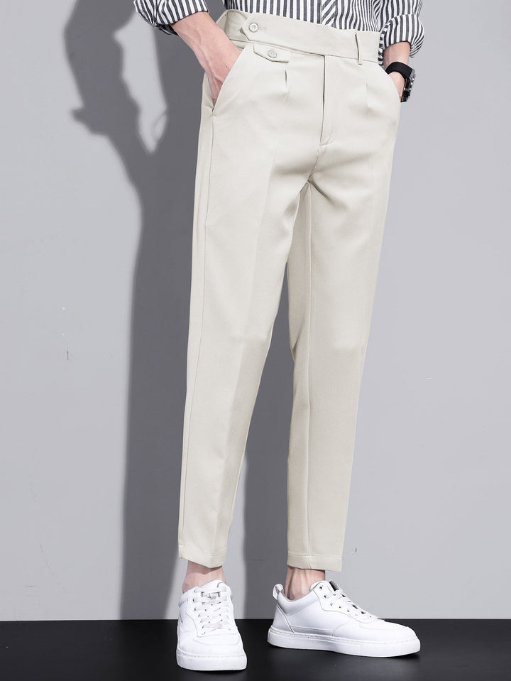 Pantaloni slim fit a gamba affusolata corti
