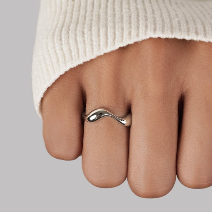 Anello onda in argento