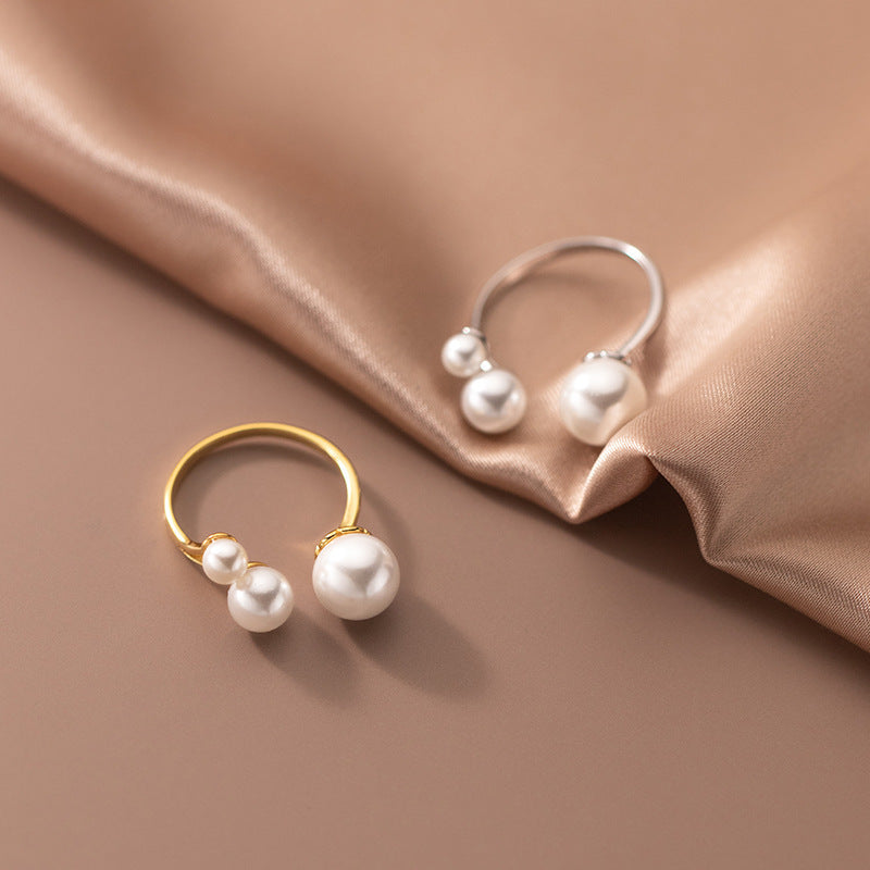 Anello regolabile in perle d'acqua dolce triplo