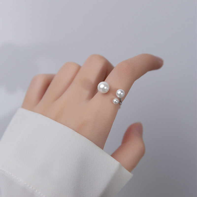 Anello regolabile in perle d'acqua dolce triplo