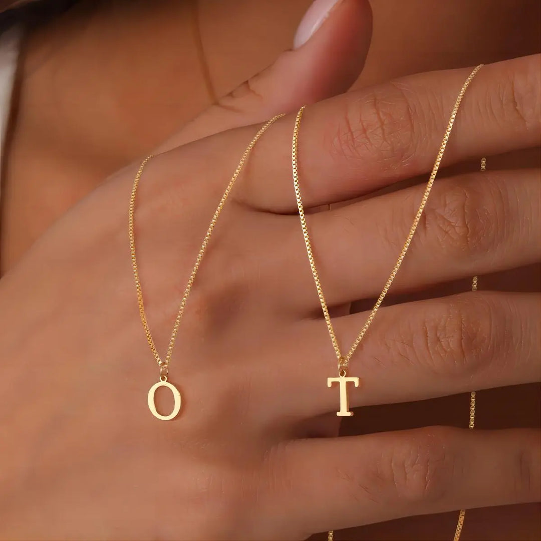 Collana con iniziali delle lettere d'amore