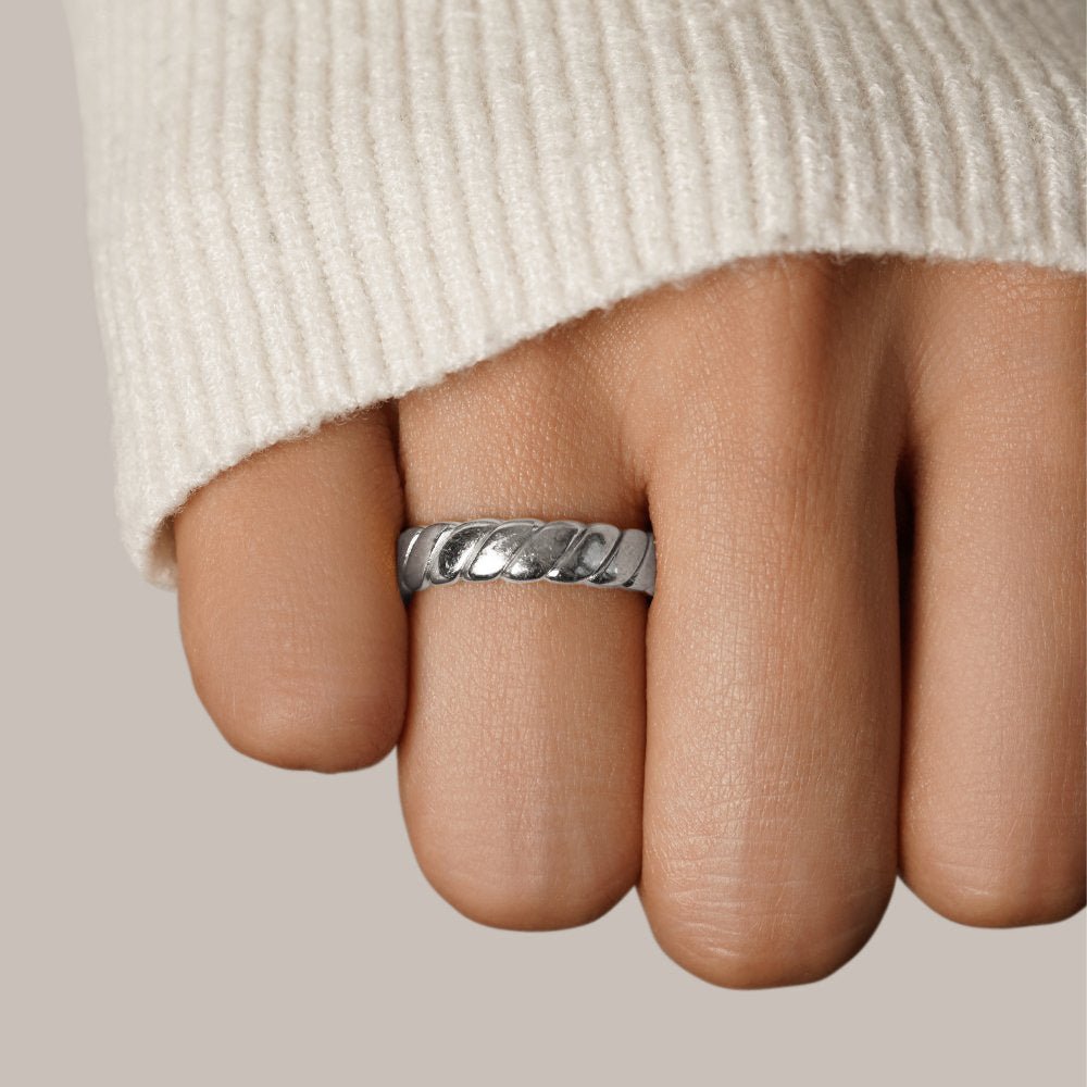 Anello in Argento Infinito Torciglione Calira