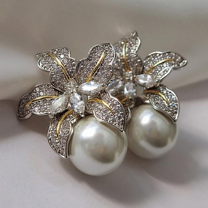 Orecchini eleganti in perle di fiori