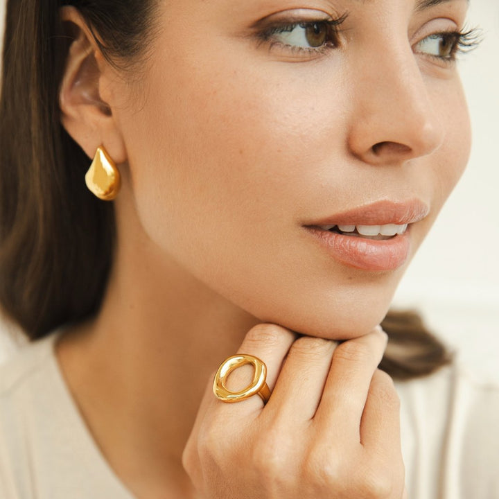 Anello in oro fuso Vina